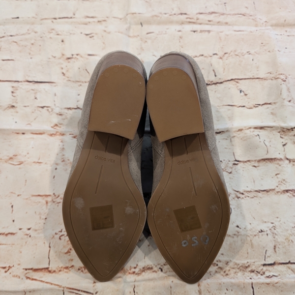 ๐ SALE ๐ NWOB Dolce Vita Daine Taupe Suede Ankle Boots - Picture 5 of 9